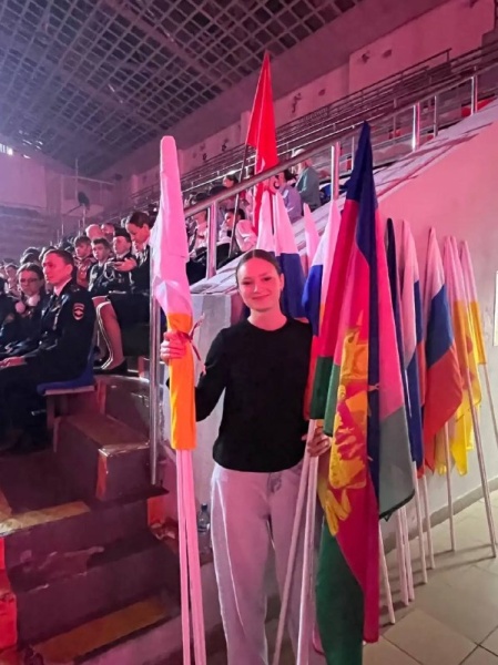 Помощь волонтеров муниципального штаба #МЫВМЕСТЕ в проведении закрытия Всероссийского форума активистов движения «Пост №1»