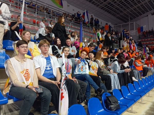 Помощь волонтёров муниципального штаба #МЫВМЕСТЕ в проведении Дня Добровольца.